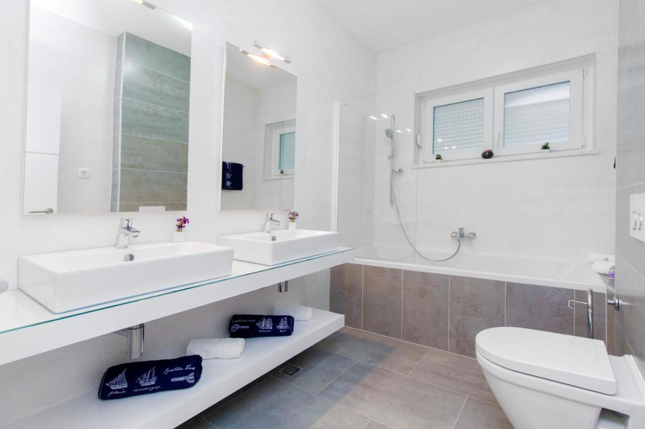 Apartment Royal II Βόντιτσε Εξωτερικό φωτογραφία