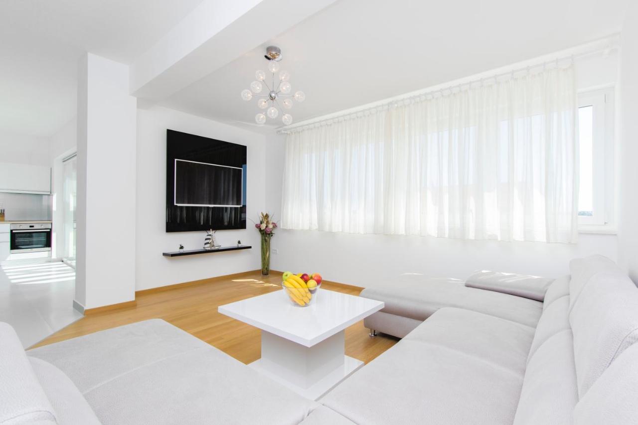 Apartment Royal II Βόντιτσε Εξωτερικό φωτογραφία
